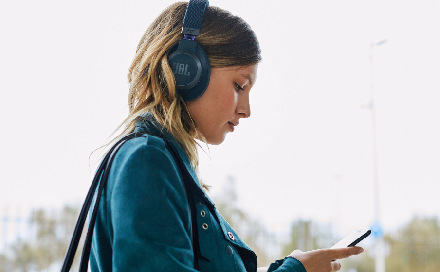 JBL Live 650BTNC Deja que tu asistente de voz te facilite las cosas. - Image