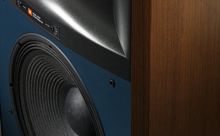 JBL 4367 Madera de nogal satinada o de nogal negro satinada. - Image