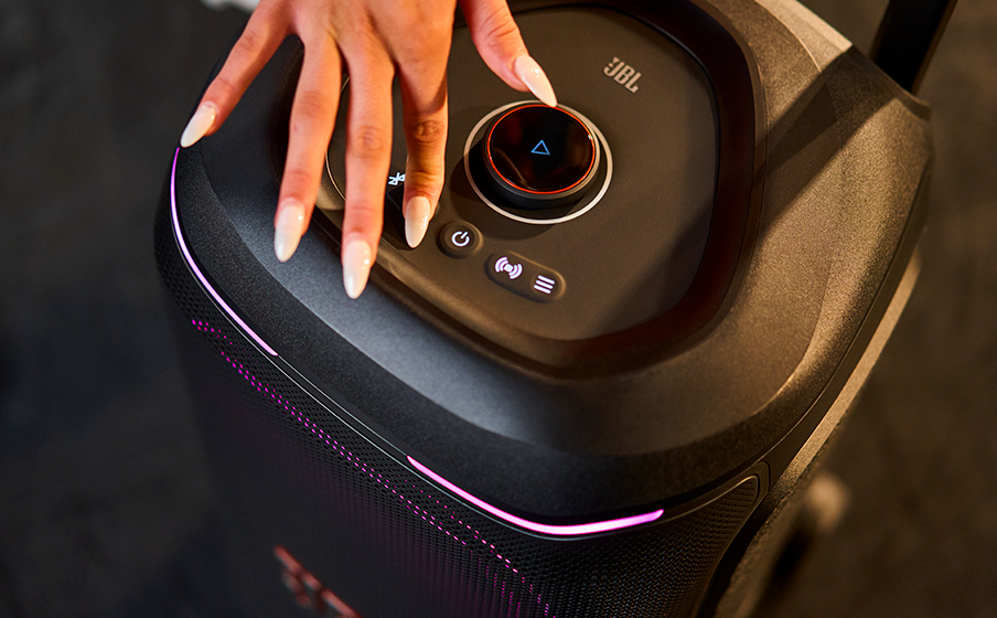 JBL PartyBox 330 AI Sound Boost hace que todo suene más potente - Image