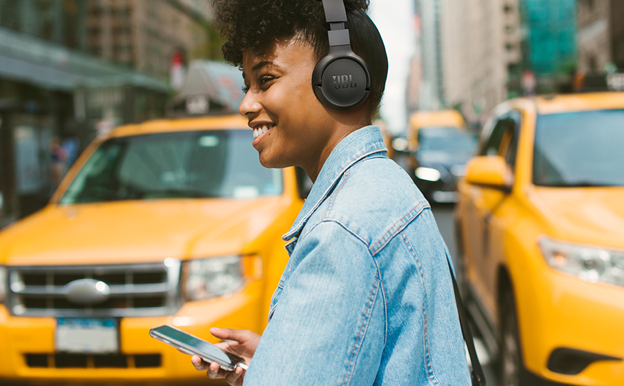 Audífonos Inalámbricos JBL Tune 670NC, Hasta 70 Horas de Sonido  Ininterrumpido